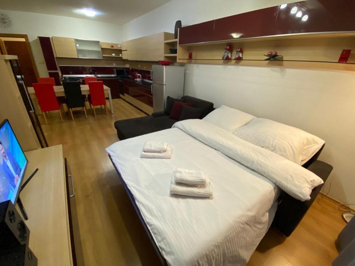 Apartman Velka Lomnica B8 Leilighet Eksteriør bilde